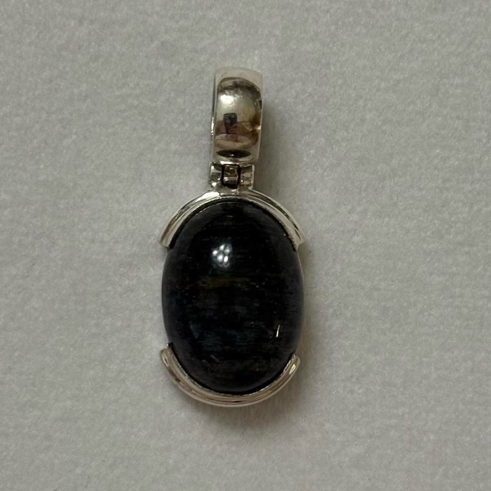 Vintage FNA 925 Sterling Silver Oval Black Gemstone Necklace Pendant Charm